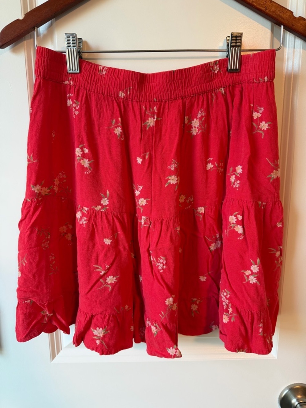 ⚡️American Eagle Outfitters Red Floral Tiered Skirt